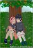 маленькие Сакура и Саске сидят у дерева